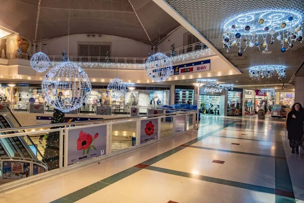 Alışveriş merkezi atrium ve dış cephe yeni yıl ışıklandırma uygulaması #29
