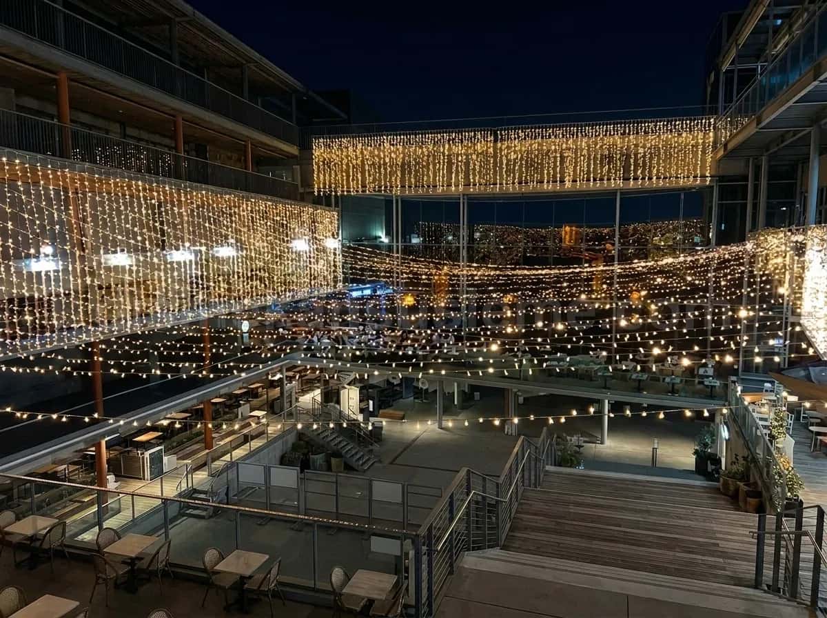 Restoran girişi - kemer ve yer aydınlatma