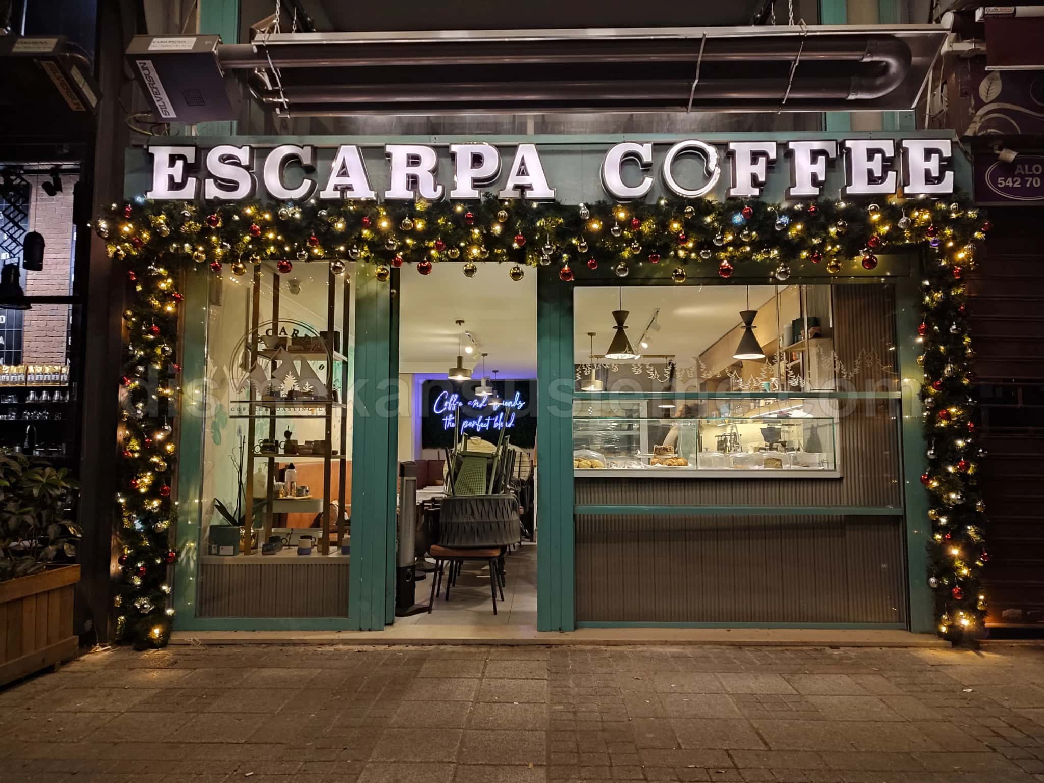 Cafe terası - klasik sıcak beyaz