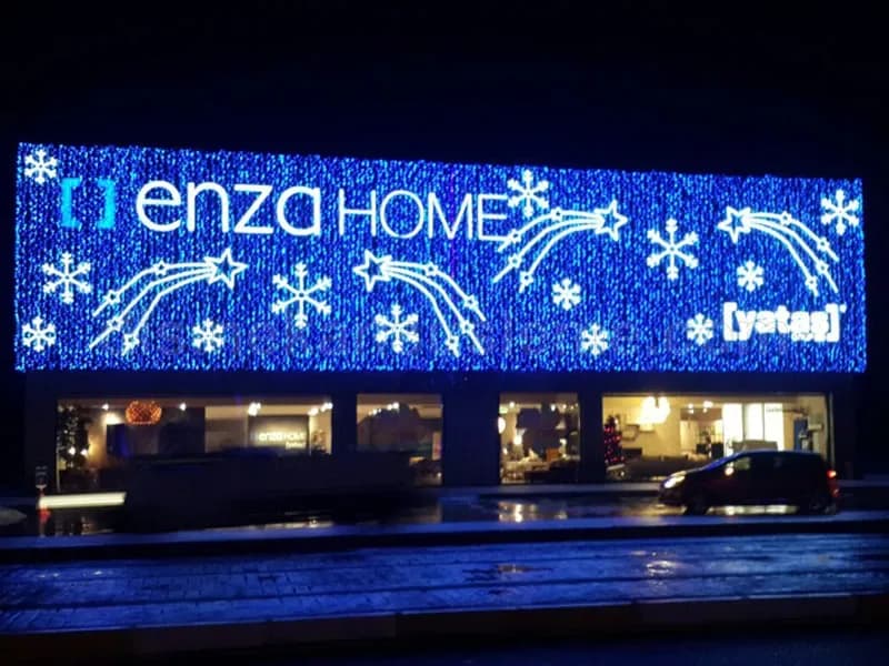 Zincir mağaza - örnek bir şubenin vitrini